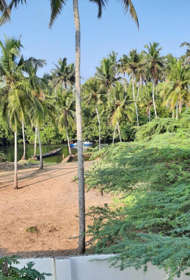 Poovar Sea View Rooms And Boating Family & Couple Only المظهر الخارجي الصورة